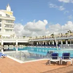 Hotel Dream World &