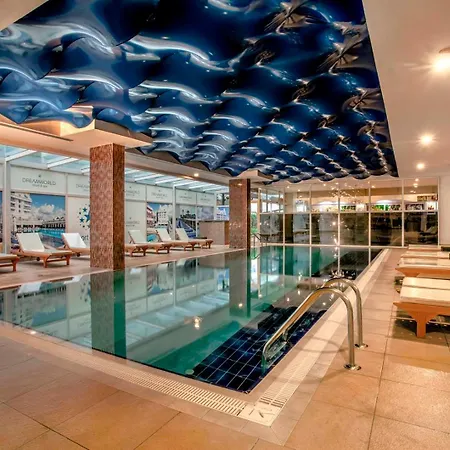 Dream World & Hotel 5*